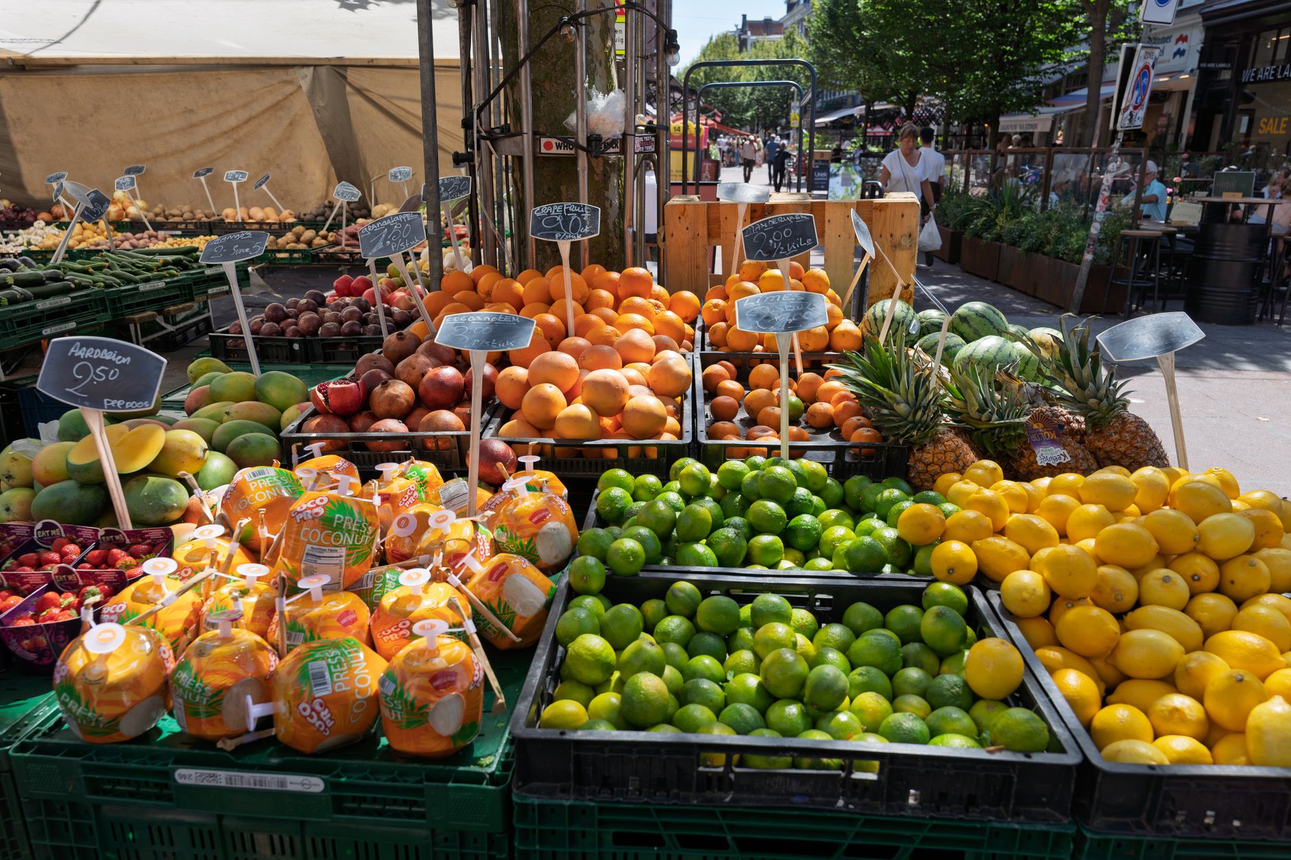 Comment éliminer les mouches des fruits en cuisine ? Une astuce simple et efficace