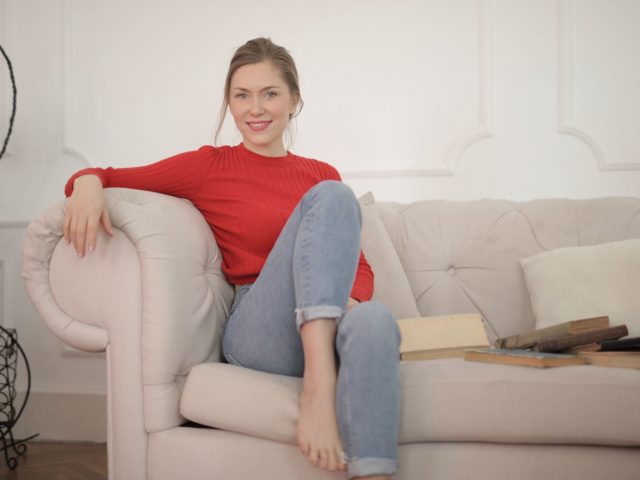 Meilleurs produits pour détacher un canapé tissu