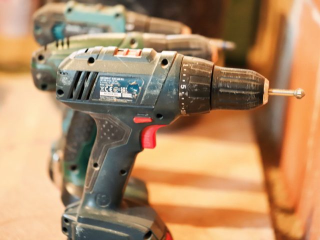Bosch vs Makita : quelle plateforme pour une perceuse sans fil