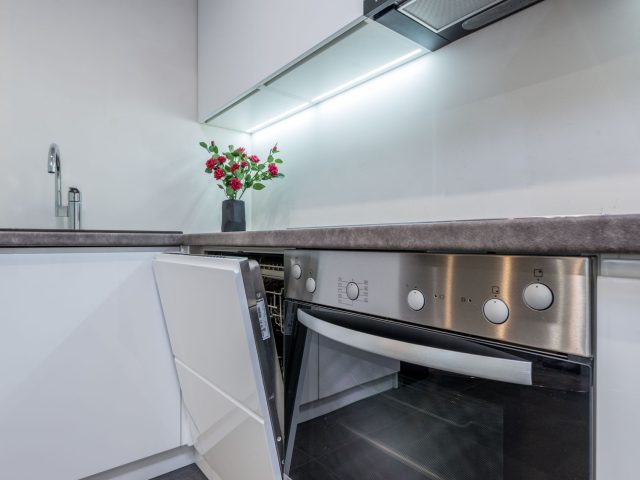 Bosch ou Whirlpool : quel lave-vaisselle pour petit budget