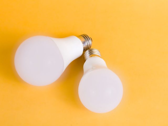 Ampoules LED ou fluocompactes : quel choix pour la maison