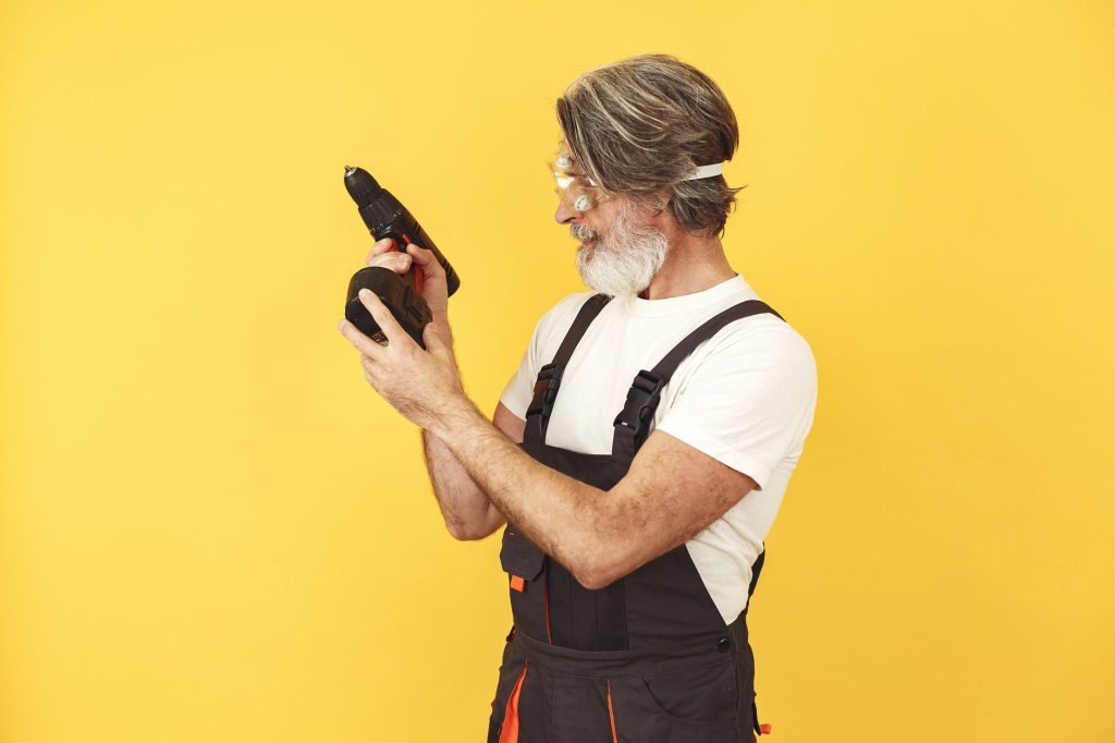 Bosch vs Makita : quelle plateforme pour une perceuse sans fil