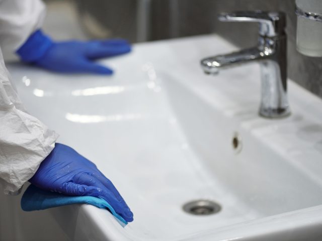 Éliminez les moisissures d’automne avec du bicarbonate