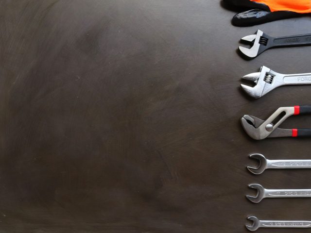 Comment ajuster la pression de votre douche sans plombier
