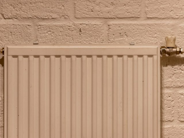 Dès l’automne, pourquoi nettoyer vos radiateurs pour éviter les odeurs ?