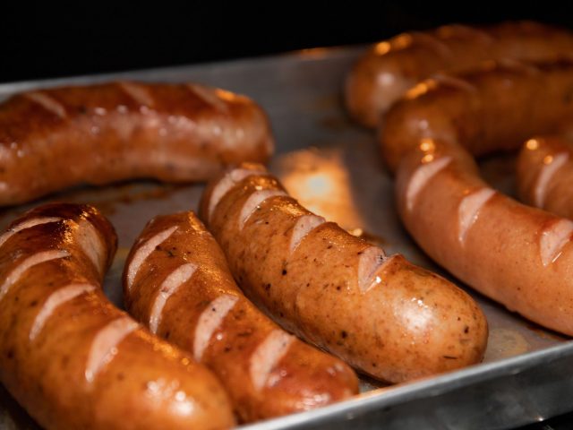 Attention : Risque de Salmonellose avec les Saucisses de Canard, Vérifiez vos Placards !