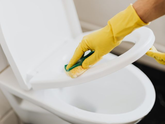 Attention à la Javel : votre nettoyage des toilettes pourrait être dangereux !