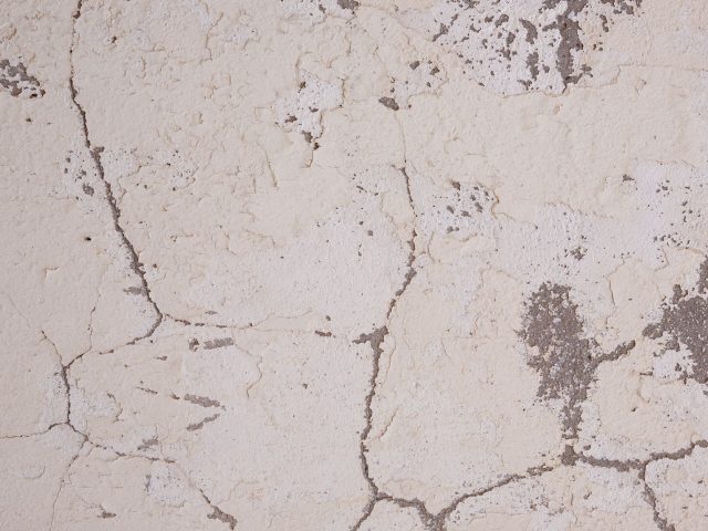 Mesquer en alerte : Propriétaires, vos fissures pourraient vous coûter cher !