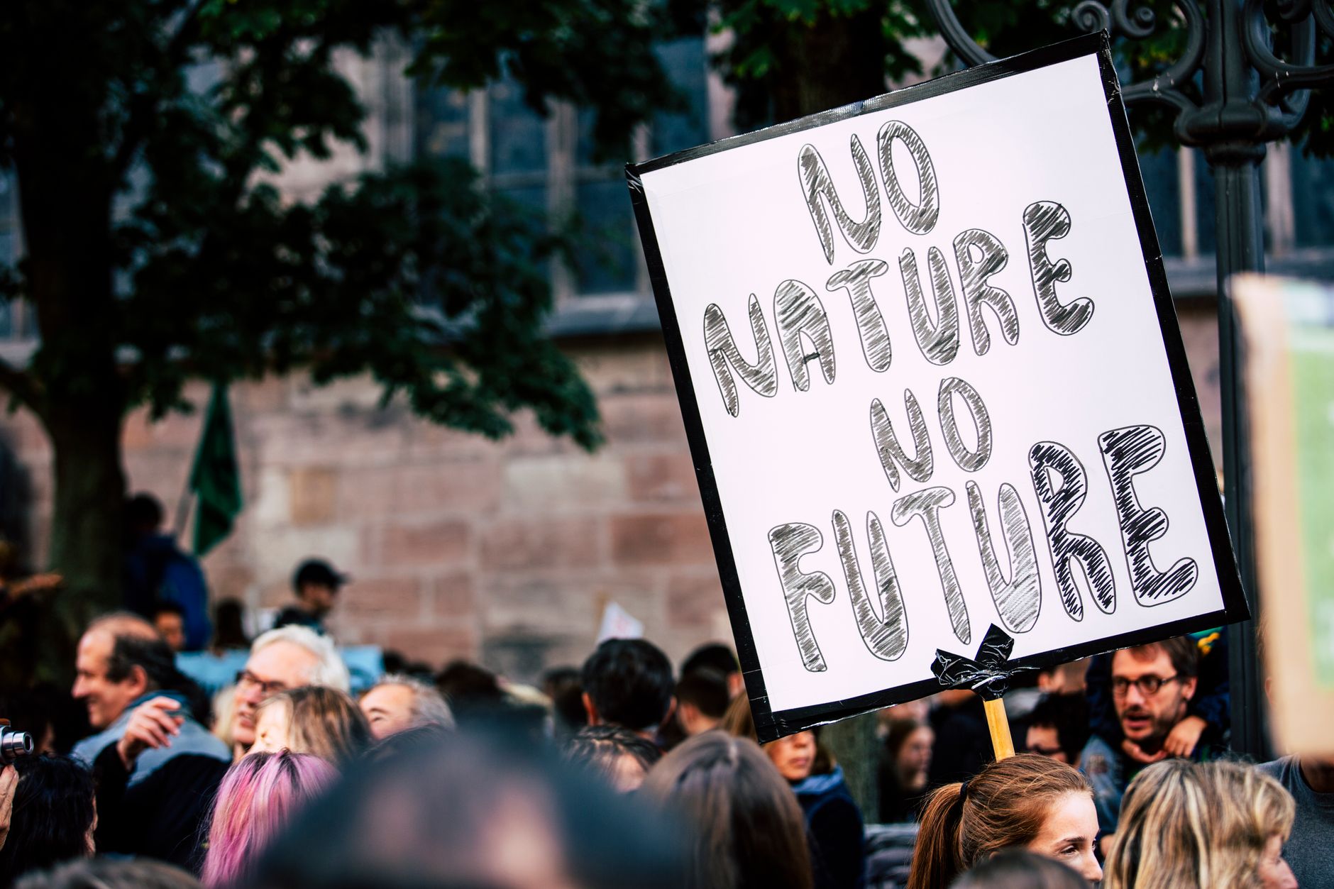 Nantes : le mouvement lycéen explose avec 9 000 participants, quelles conséquences pour l'éducation ?
