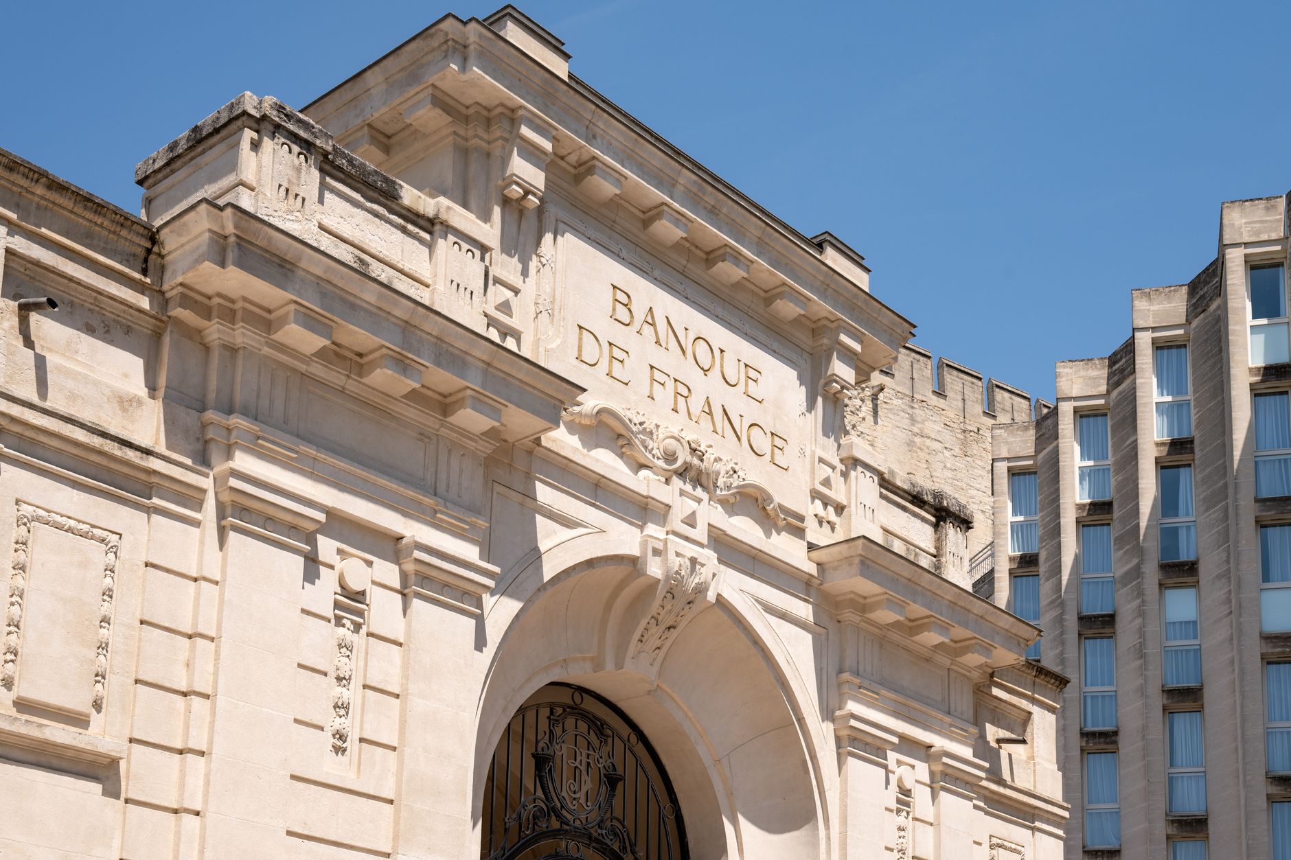 Préparez-vous : Les frais bancaires à La Banque Postale vont exploser en 2027 !