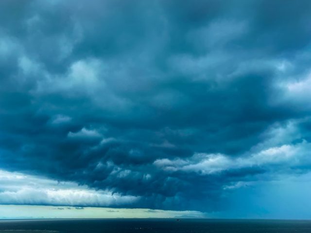 Préparez-vous à affronter le vent en Loire-Atlantique : nos conseils pratiques