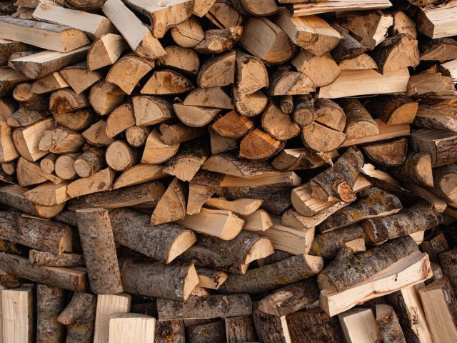 Livraison de bois : la négligence qui peut vous coûter 750 euros