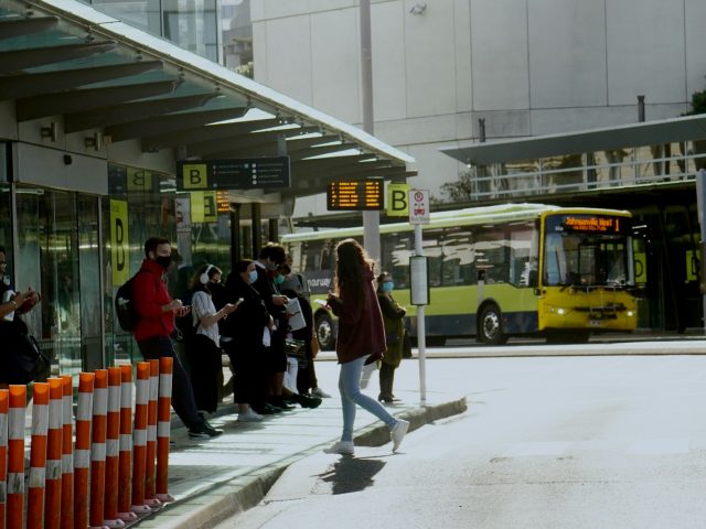 Explosion près d’un arrêt de bus à Nantes : la sécurité des transports publics en question