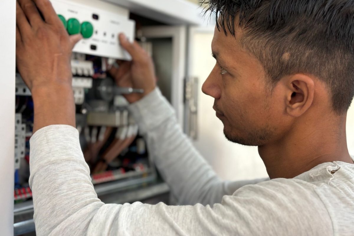 Tarif horaire électricien suisse : ce qu'il faut vérifier avant de sig